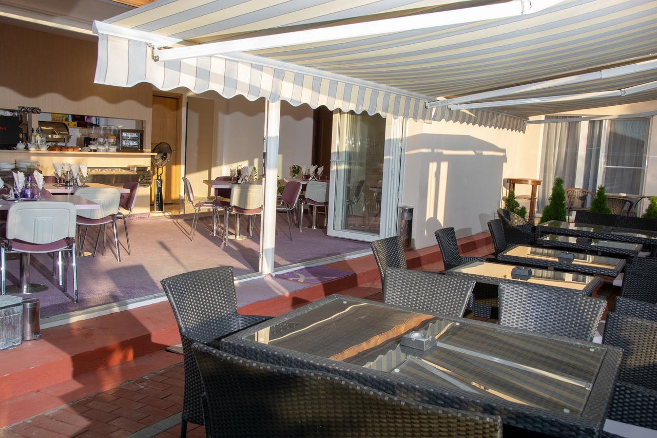 Iris Boutique Therme & Bucharest Otopeni Airport エクステリア 写真
