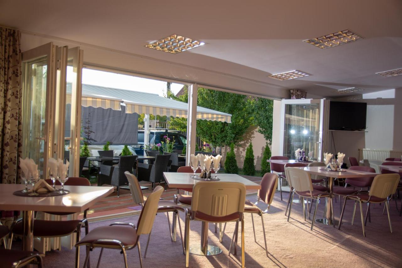 Iris Boutique Therme & Bucharest Otopeni Airport エクステリア 写真
