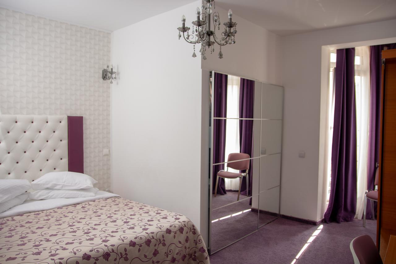 Iris Boutique Therme & Bucharest Otopeni Airport エクステリア 写真