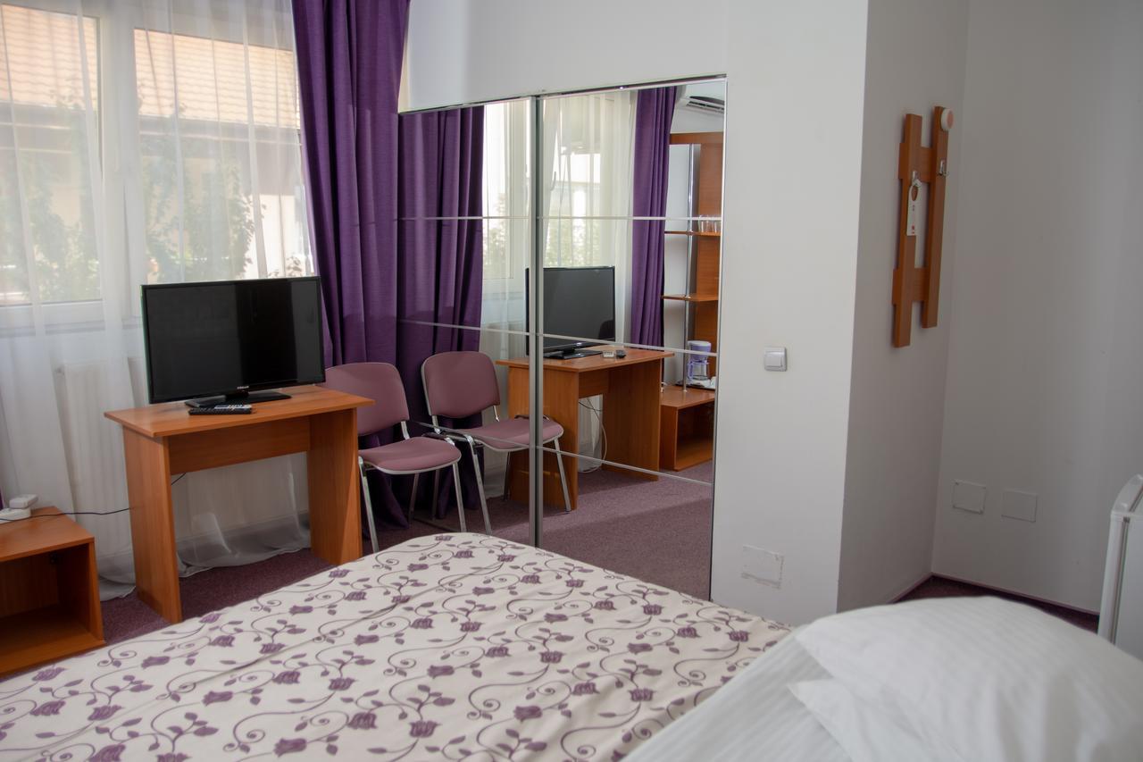 Iris Boutique Therme & Bucharest Otopeni Airport エクステリア 写真